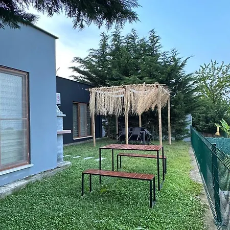 De North Villa *